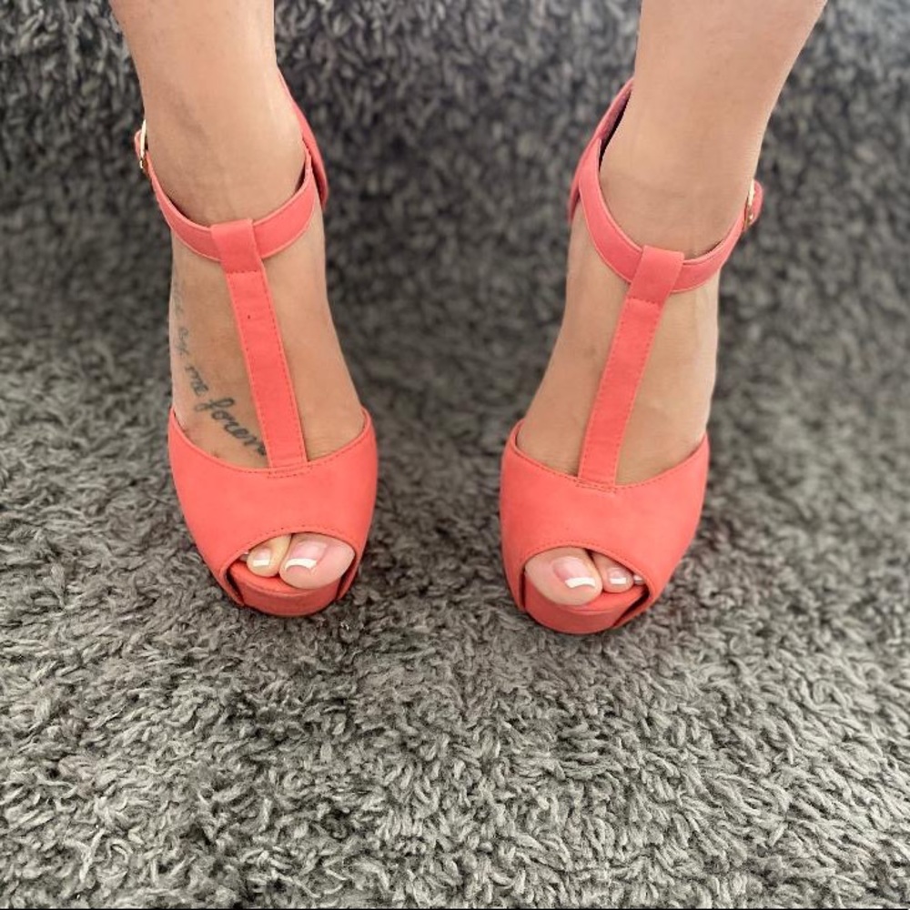 Breckelles - Brina peep toe high heels